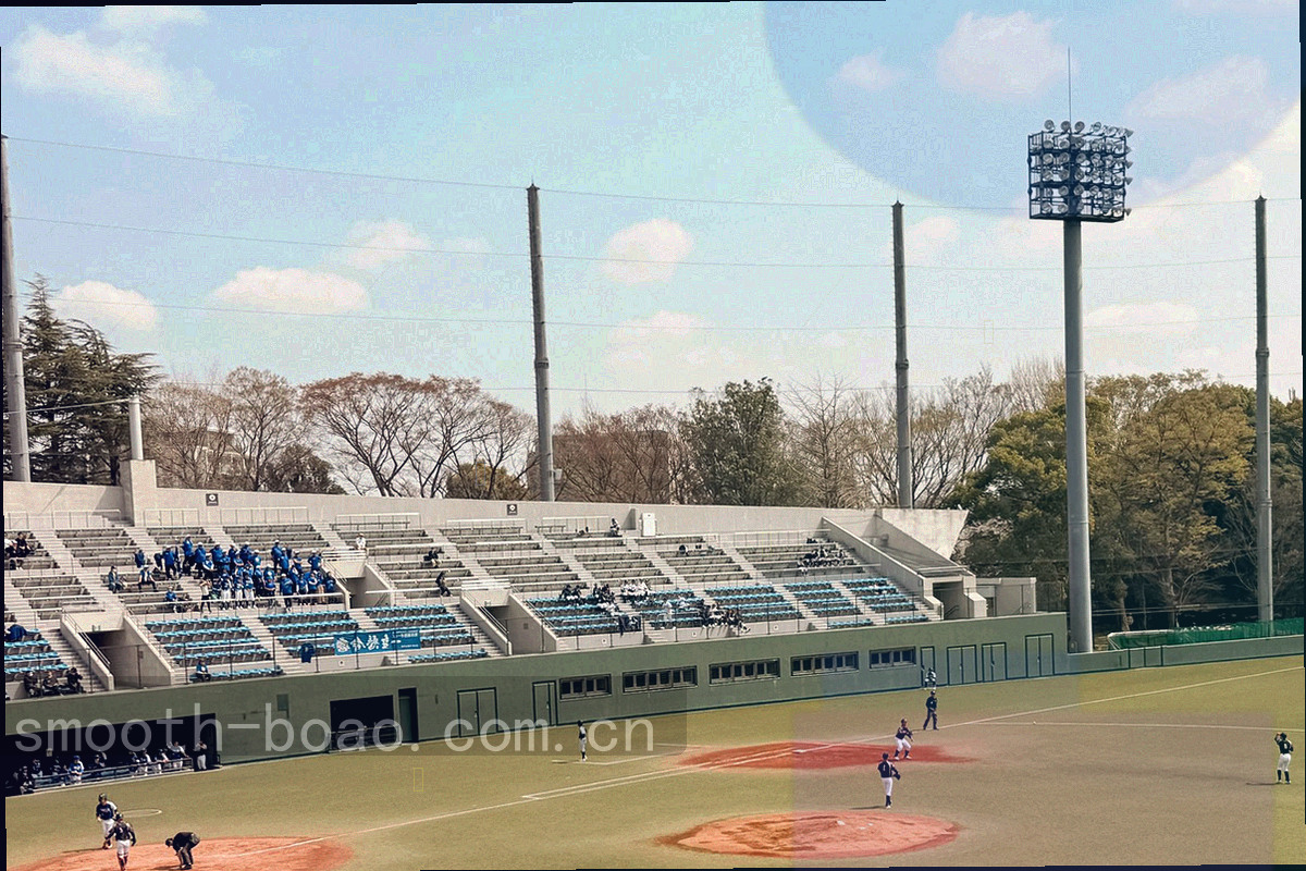 两台设备并排的抽象图形，中间以电光青连线表示关注场次与账号数据同步